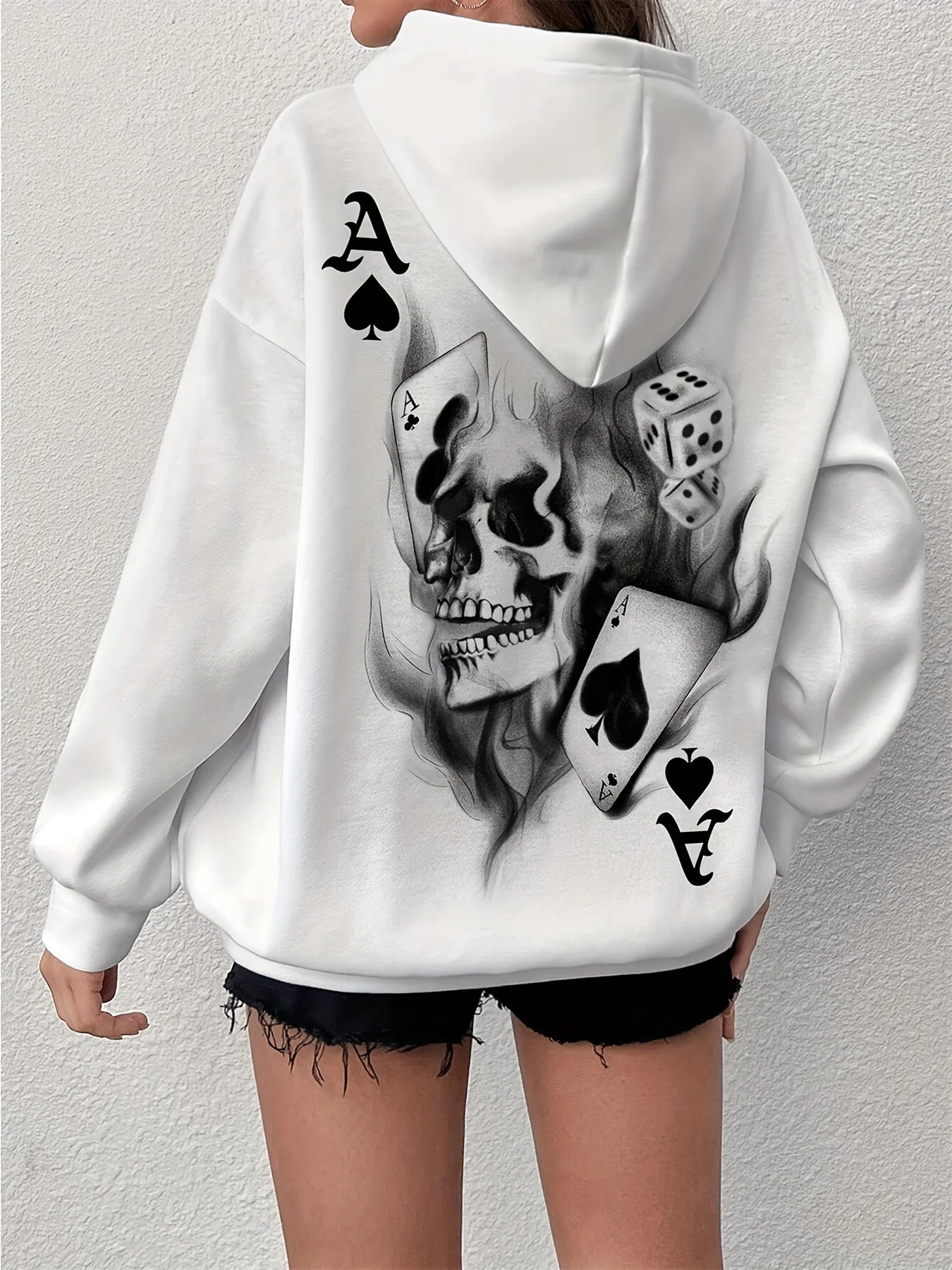 Women's autumn and winter fashionable casual loose geometric skull pattern with plush warm long sleeved hooded sweatshirt