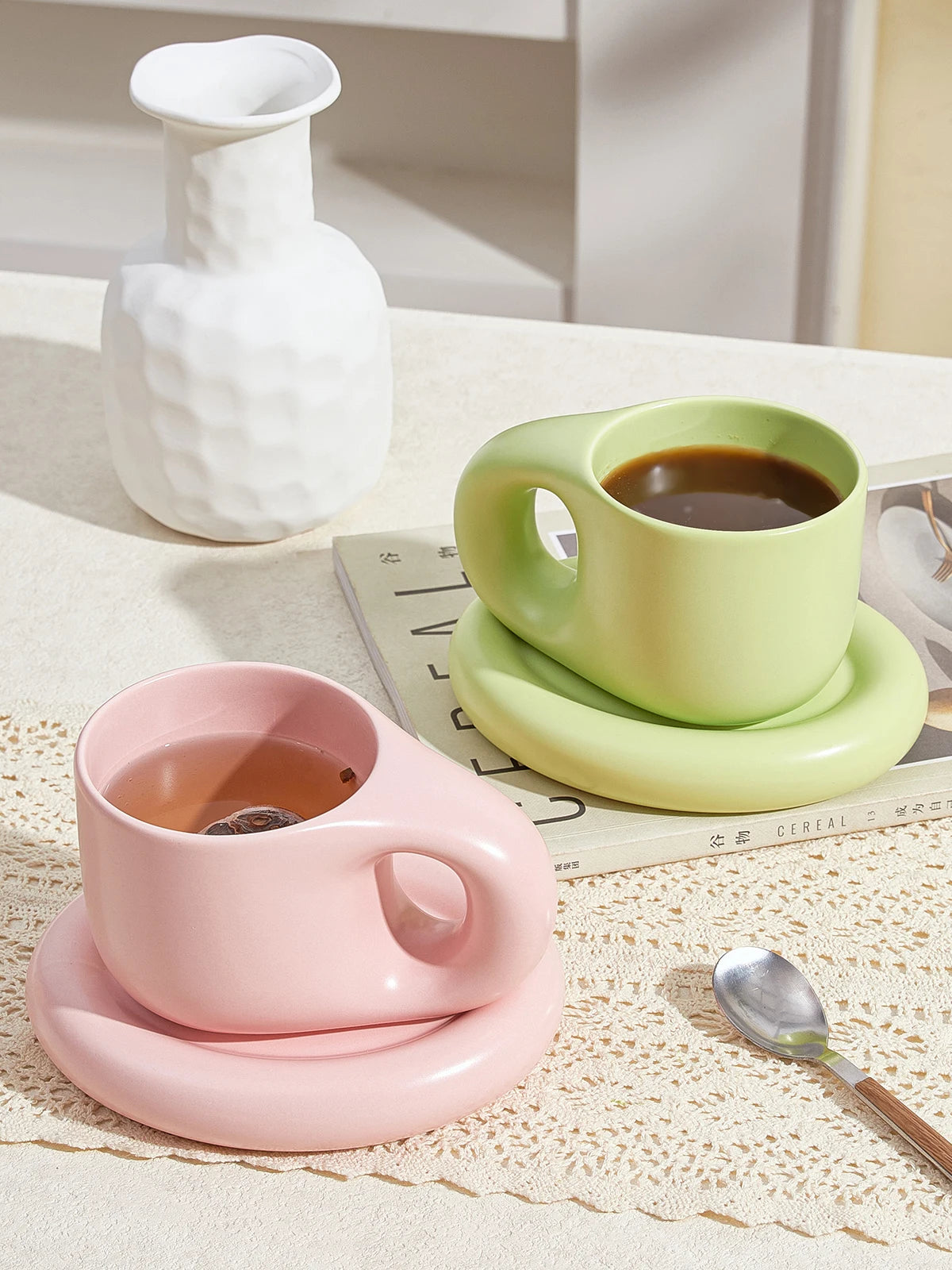 Nordic Modern Ceramic Coffee Cups and Plates Korean Ins Cute Trendy Chubby Cup Office Makron Color Spotted Texture Couple Cup